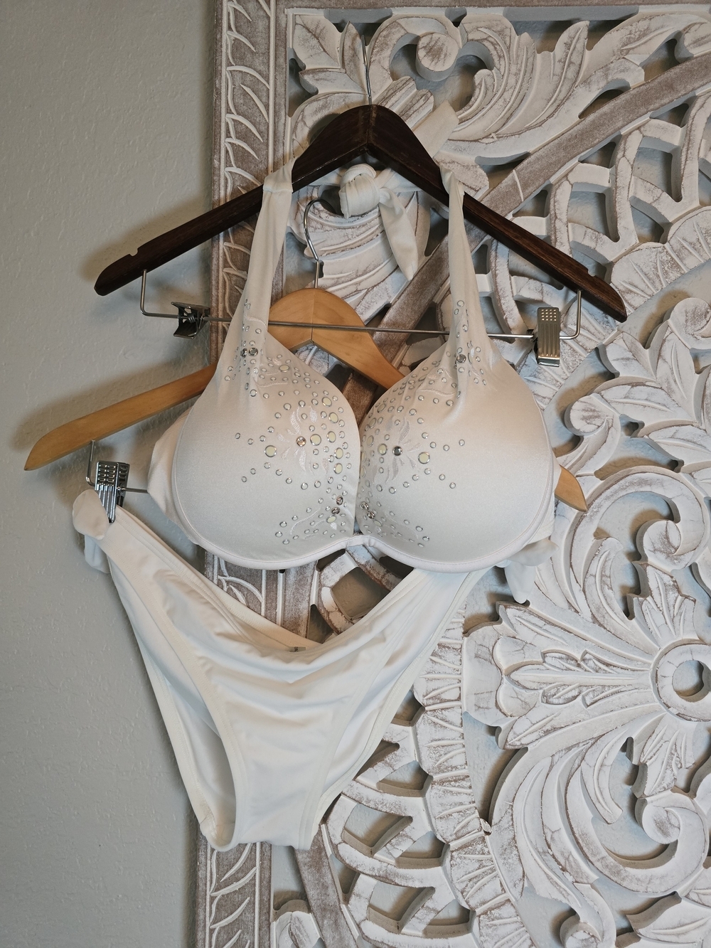 Victoria's Secret Women's Rinhestone Embellishment Push Up White Bikini Set M